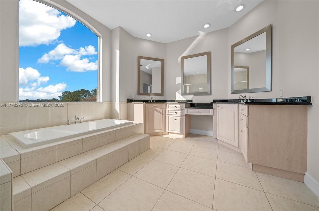 На продажу: $2,600,000 (3 спален, 2 ванн, 0 Квадратных фут)