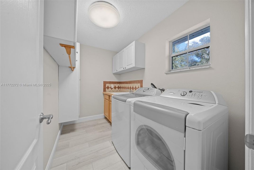 На продажу: $2,600,000 (3 спален, 2 ванн, 0 Квадратных фут)