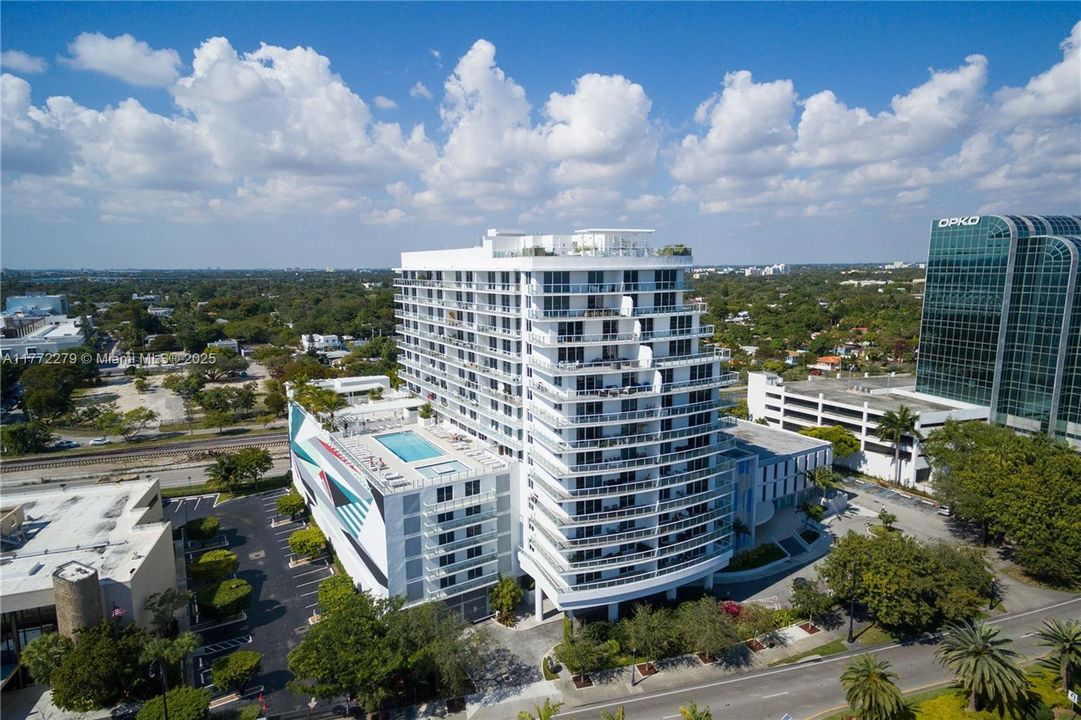 Recently Rented: $2,950 (1 beds, 1 baths, 728 Square Feet)