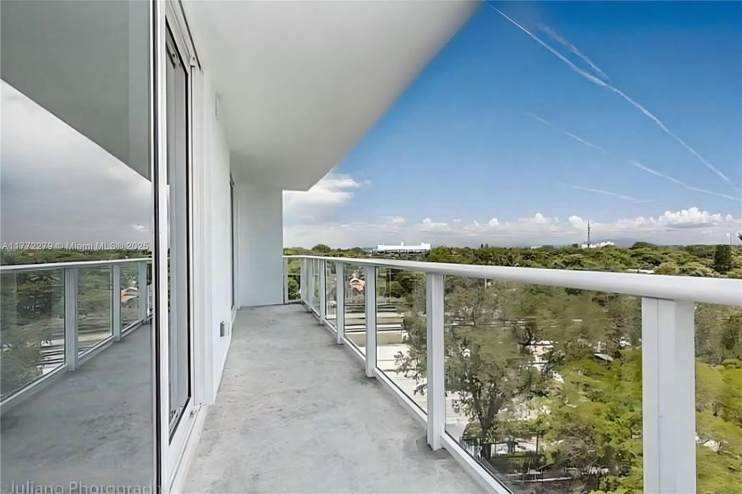 Recently Rented: $2,950 (1 beds, 1 baths, 728 Square Feet)