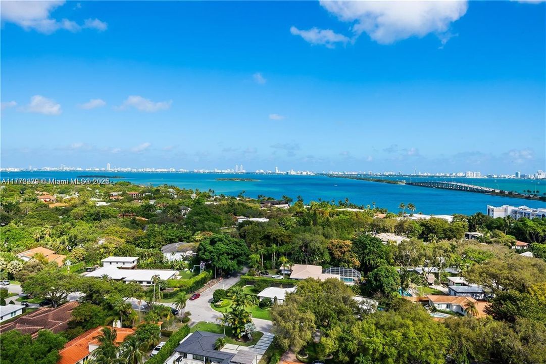 Recently Rented: $2,950 (1 beds, 1 baths, 728 Square Feet)