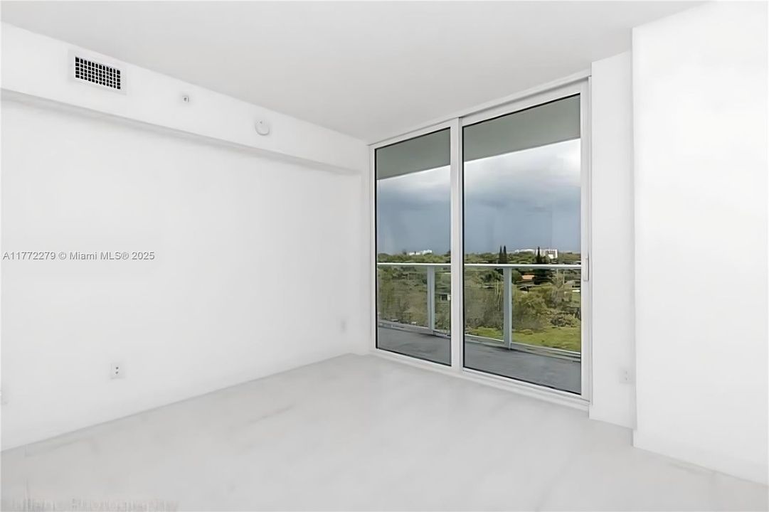 Recently Rented: $2,950 (1 beds, 1 baths, 728 Square Feet)