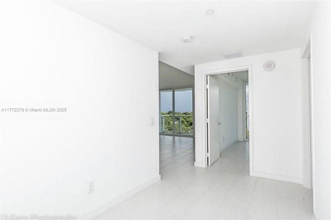 Recently Rented: $2,950 (1 beds, 1 baths, 728 Square Feet)