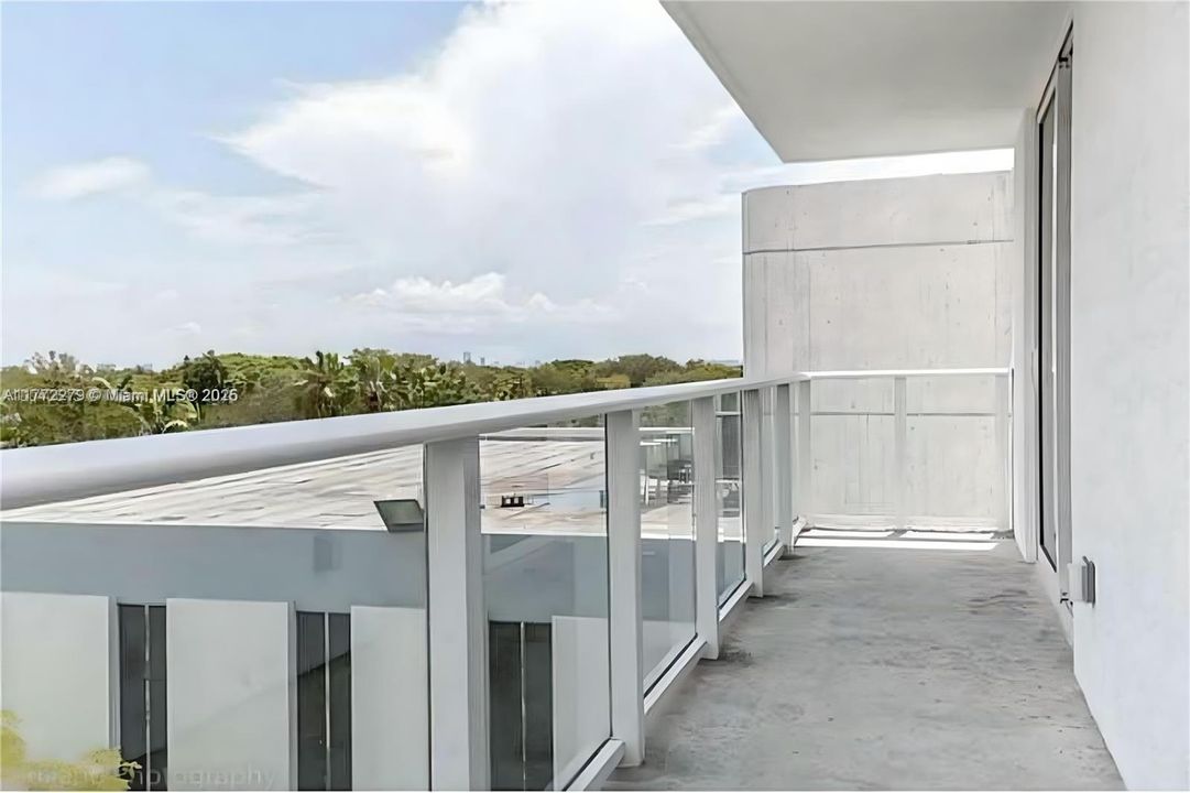 Recently Rented: $2,950 (1 beds, 1 baths, 728 Square Feet)