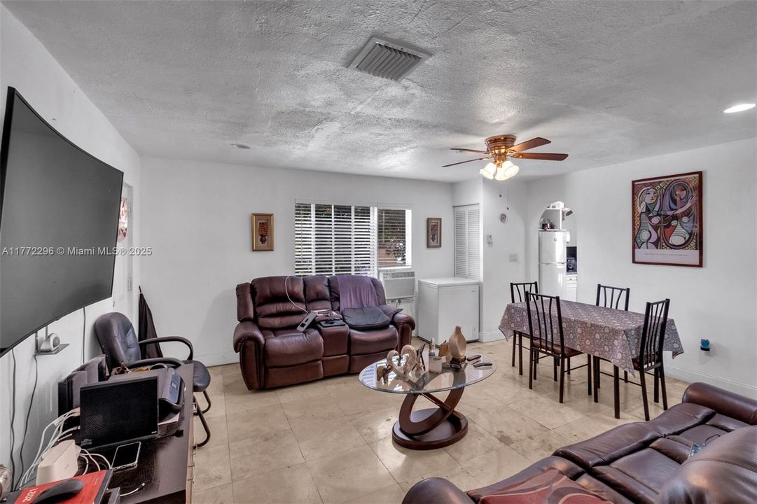 Vendido Recientemente: $1,150,000 (0 camas, 0 baños, 2952 Pies cuadrados)