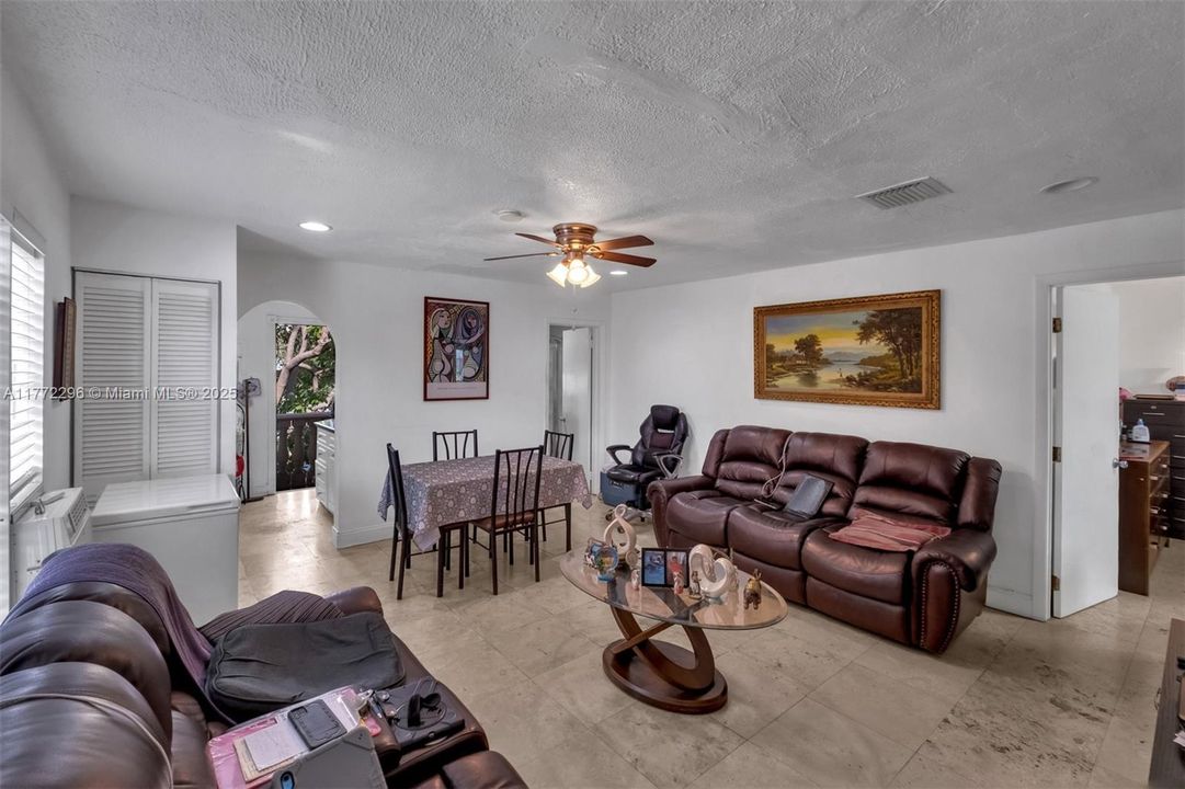 Vendido Recientemente: $1,150,000 (0 camas, 0 baños, 2952 Pies cuadrados)