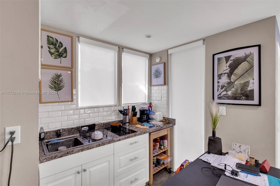 Vendido Recientemente: $1,150,000 (0 camas, 0 baños, 2952 Pies cuadrados)