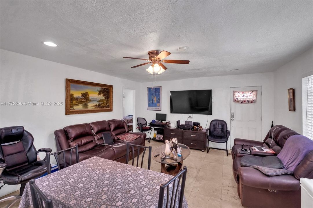 Vendido Recientemente: $1,150,000 (0 camas, 0 baños, 2952 Pies cuadrados)