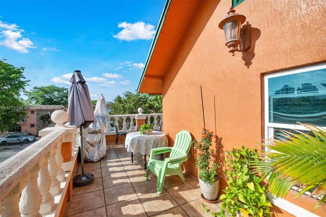 Vendido Recientemente: $1,150,000 (0 camas, 0 baños, 2952 Pies cuadrados)