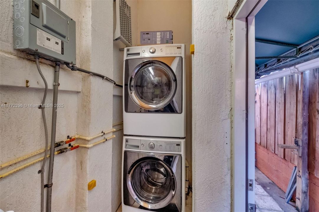 Vendido Recientemente: $1,150,000 (0 camas, 0 baños, 2952 Pies cuadrados)