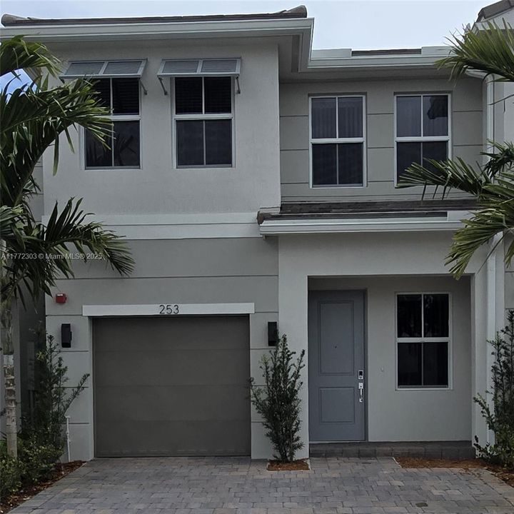 Recientemente alquilado: $4,000 (4 camas, 3 baños, 0 Pies cuadrados)