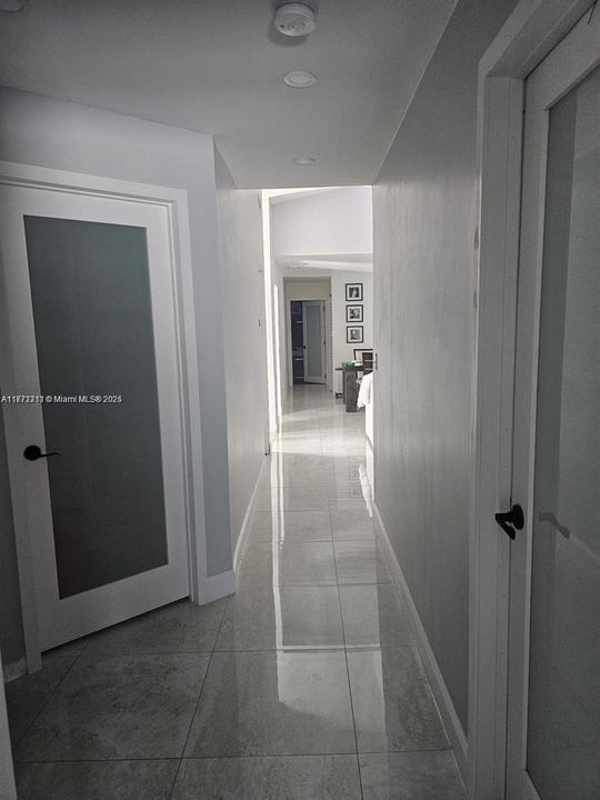 最近售出: $695,000 (4 贝兹, 2 浴室, 1229 平方英尺)