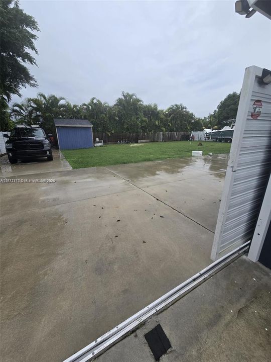 最近售出: $695,000 (4 贝兹, 2 浴室, 1229 平方英尺)