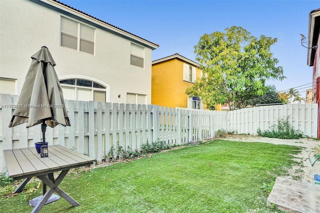 Recently Sold: $720,000 (4 beds, 2 baths, 2184 Square Feet)