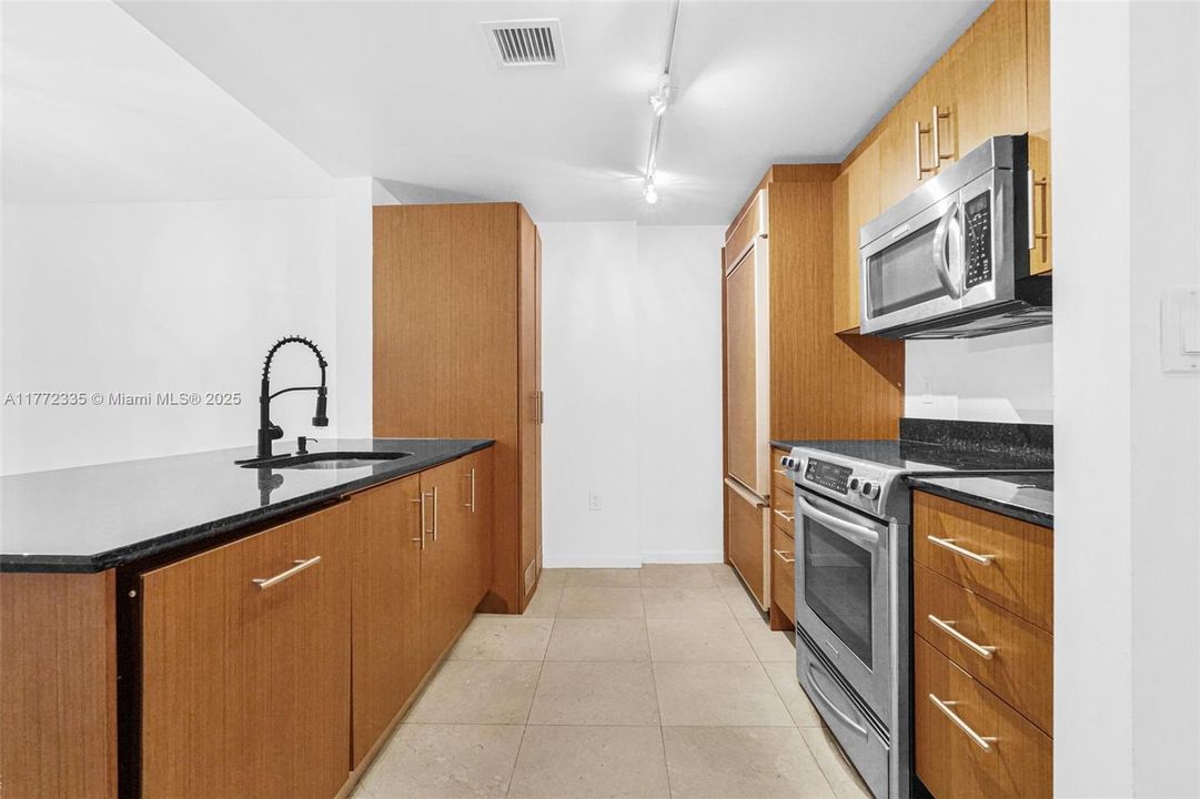 En Venta: $750,000 (1 camas, 1 baños, 896 Pies cuadrados)