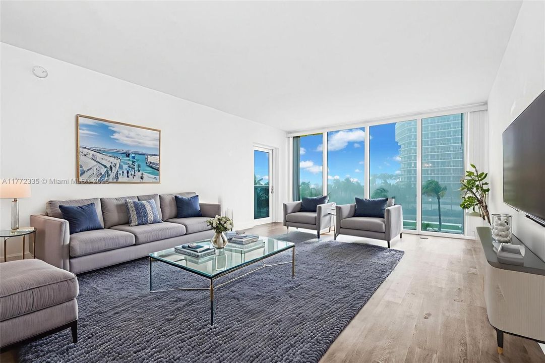 En Venta: $750,000 (1 camas, 1 baños, 896 Pies cuadrados)