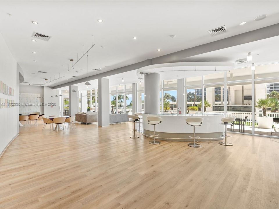 En Venta: $750,000 (1 camas, 1 baños, 896 Pies cuadrados)