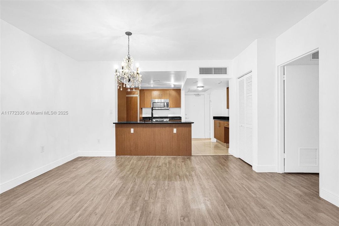 En Venta: $750,000 (1 camas, 1 baños, 896 Pies cuadrados)