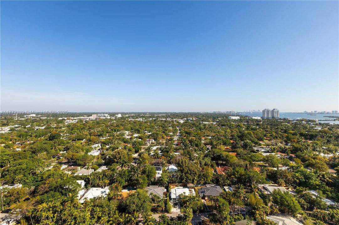 Недавно продано: $416,500 (2 спален, 2 ванн, 1225 Квадратных фут)