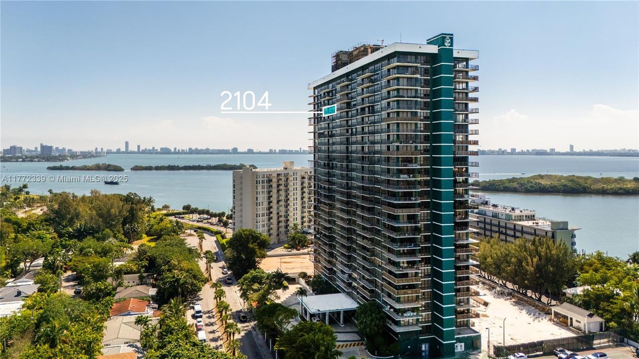 Недавно продано: $416,500 (2 спален, 2 ванн, 1225 Квадратных фут)