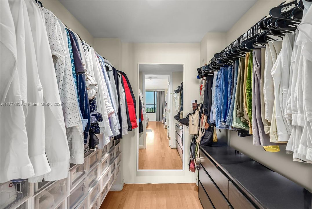 Недавно продано: $416,500 (2 спален, 2 ванн, 1225 Квадратных фут)