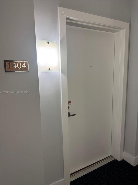 最近售出: $390,000 (1 贝兹, 1 浴室, 842 平方英尺)