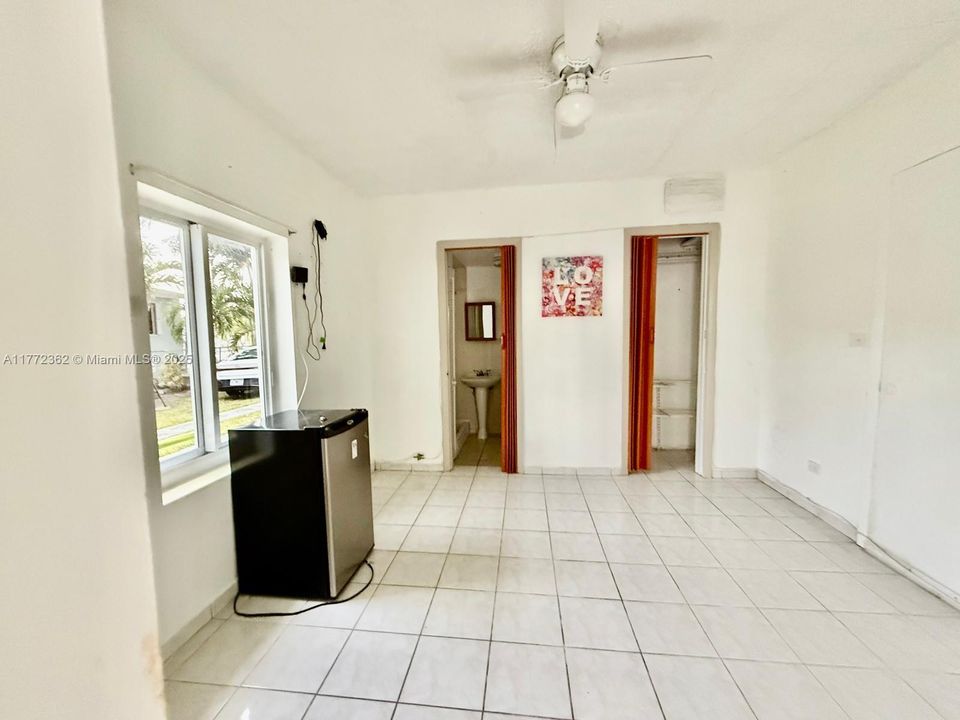Vendido Recientemente: $649,900 (4 camas, 3 baños, 1549 Pies cuadrados)
