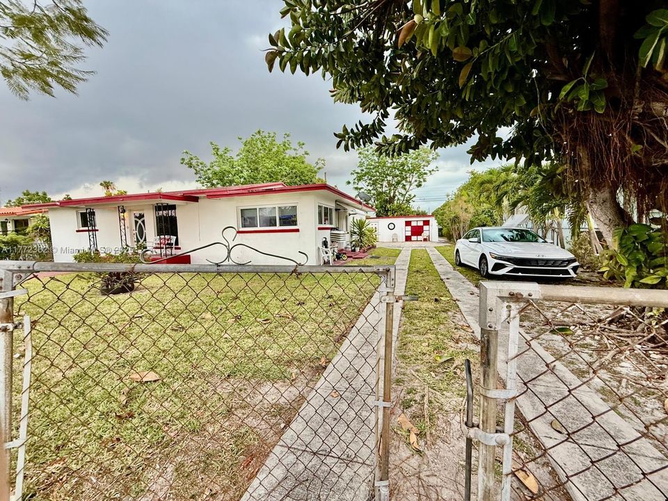 Vendido Recientemente: $649,900 (4 camas, 3 baños, 1549 Pies cuadrados)