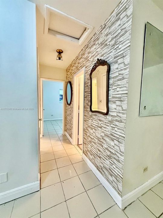 Vendido Recientemente: $649,900 (4 camas, 3 baños, 1549 Pies cuadrados)