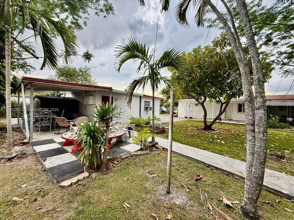 Vendido Recientemente: $649,900 (4 camas, 3 baños, 1549 Pies cuadrados)