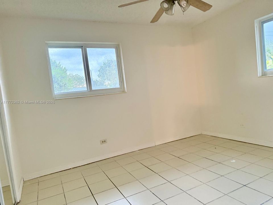 Vendido Recientemente: $649,900 (4 camas, 3 baños, 1549 Pies cuadrados)