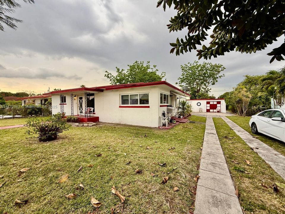 Vendido Recientemente: $649,900 (4 camas, 3 baños, 1549 Pies cuadrados)