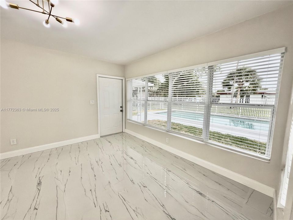 Недавно продано: $595,000 (4 спален, 2 ванн, 1829 Квадратных фут)