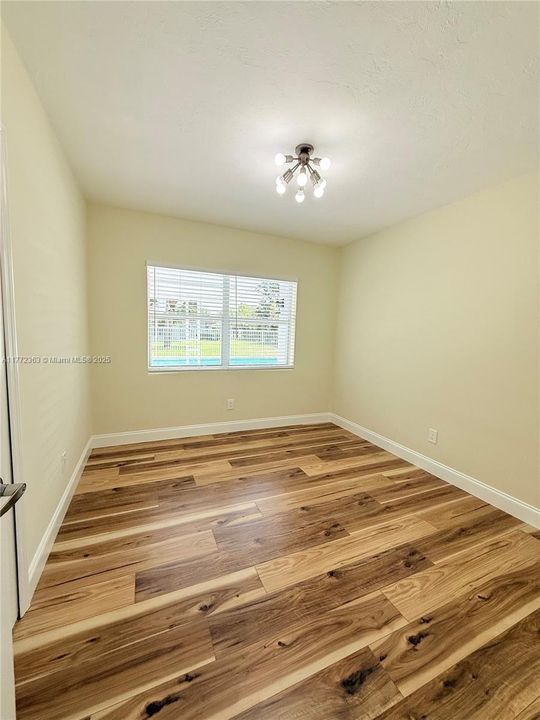 Недавно продано: $595,000 (4 спален, 2 ванн, 1829 Квадратных фут)