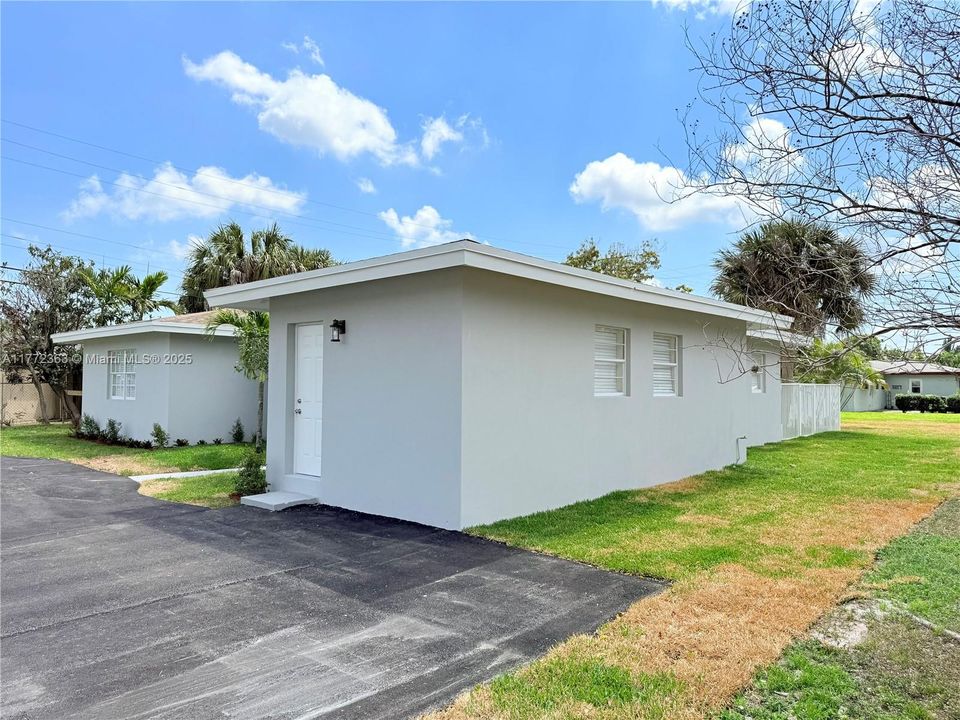 Недавно продано: $595,000 (4 спален, 2 ванн, 1829 Квадратных фут)