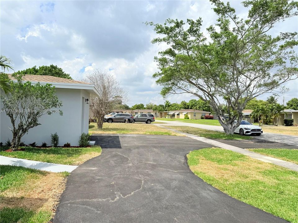 Недавно продано: $595,000 (4 спален, 2 ванн, 1829 Квадратных фут)