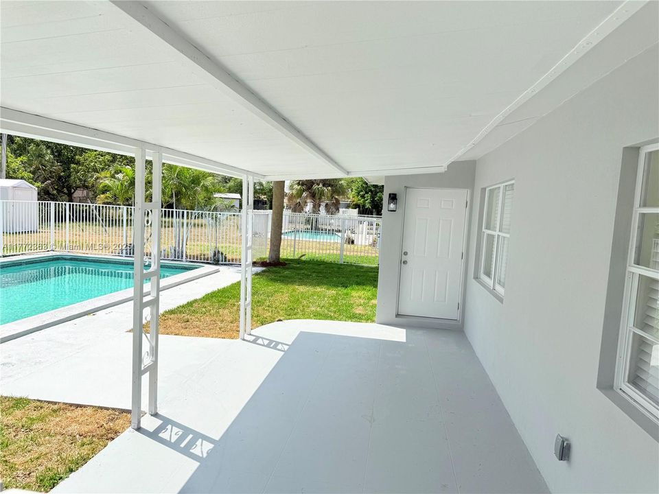 Недавно продано: $595,000 (4 спален, 2 ванн, 1829 Квадратных фут)