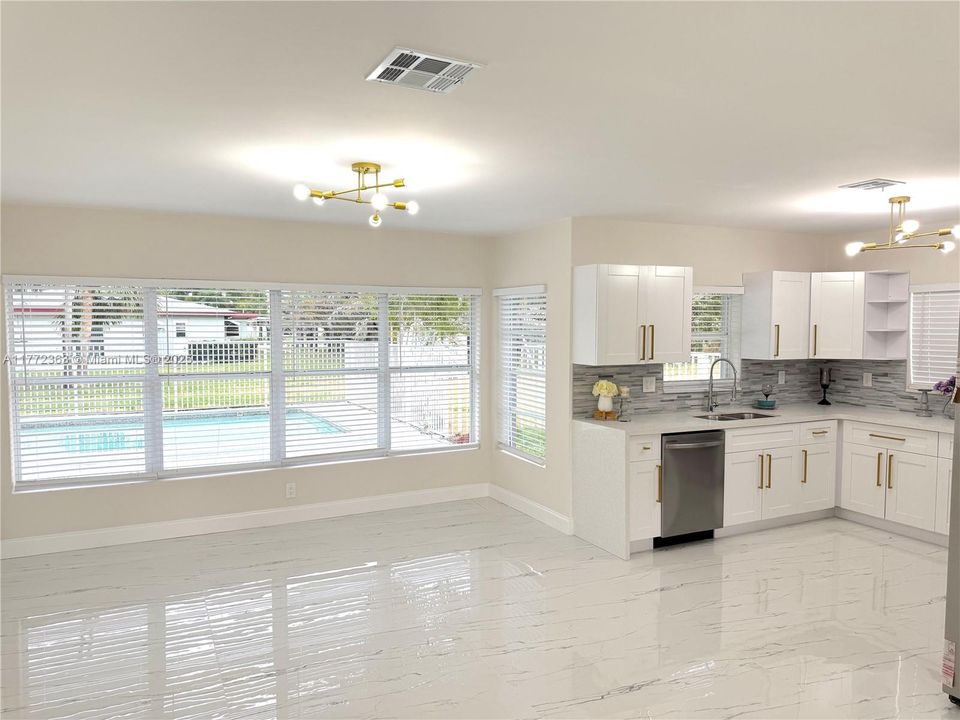 Недавно продано: $595,000 (4 спален, 2 ванн, 1829 Квадратных фут)