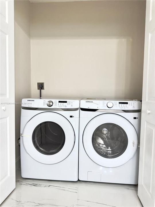 Недавно продано: $595,000 (4 спален, 2 ванн, 1829 Квадратных фут)