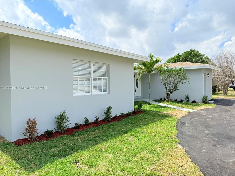 Недавно продано: $595,000 (4 спален, 2 ванн, 1829 Квадратных фут)