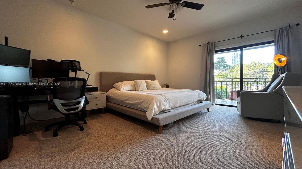 Недавно арендовано: $5,100 (3 спален, 2 ванн, 2073 Квадратных фут)