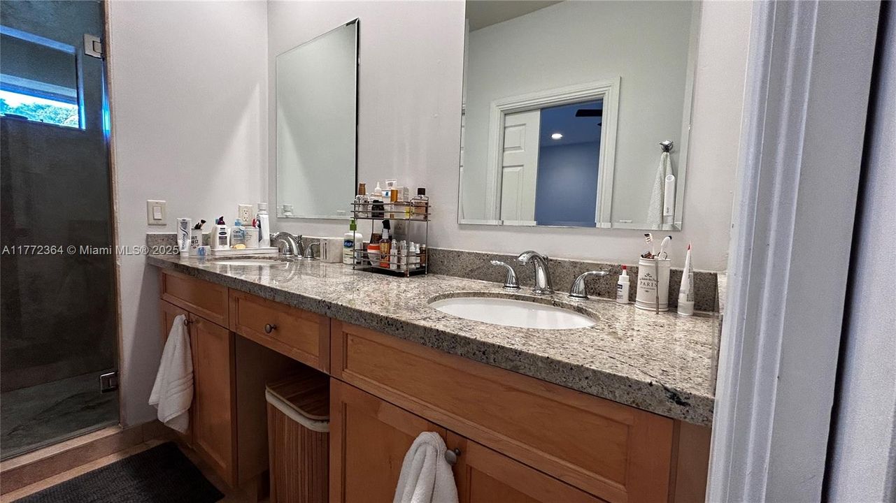 Недавно арендовано: $5,100 (3 спален, 2 ванн, 2073 Квадратных фут)