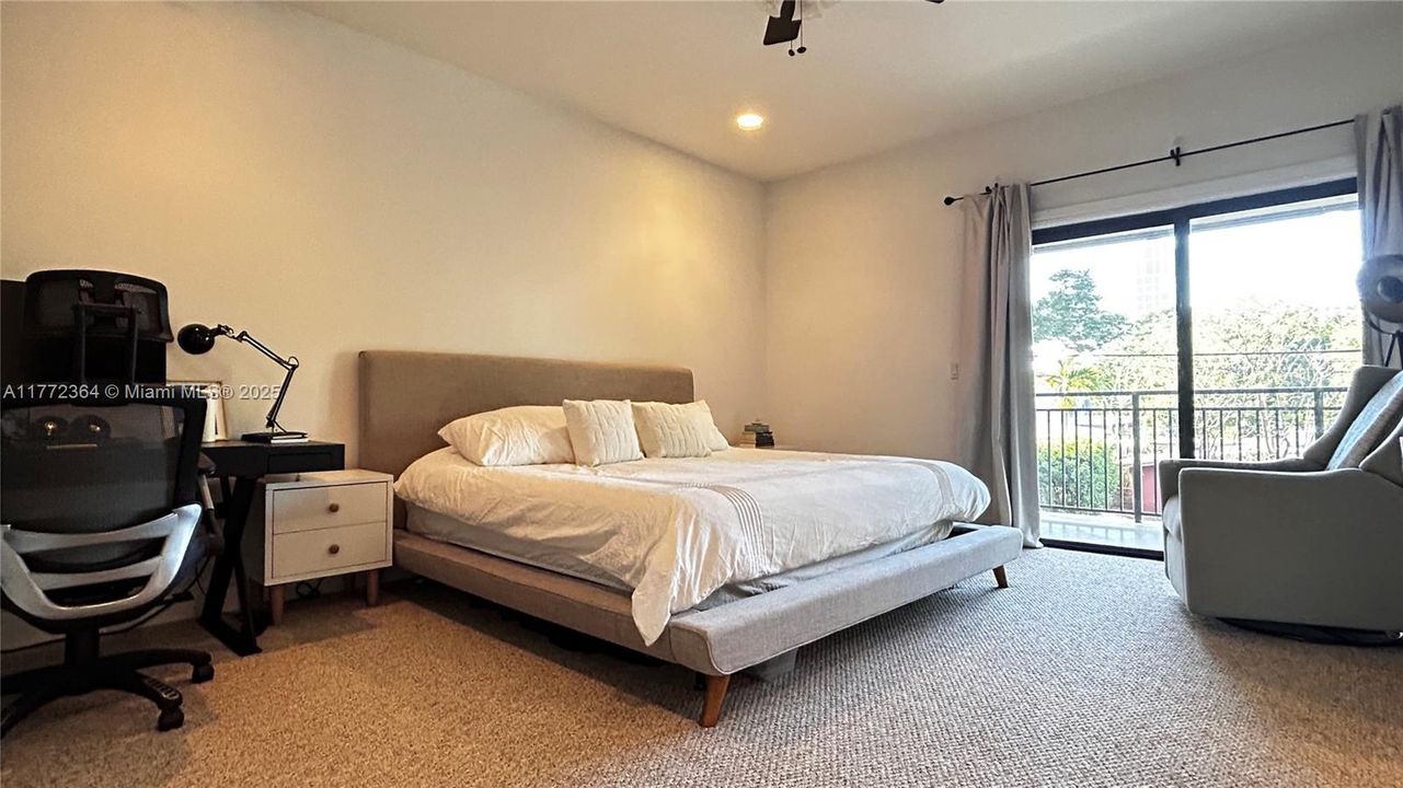 Недавно арендовано: $5,100 (3 спален, 2 ванн, 2073 Квадратных фут)