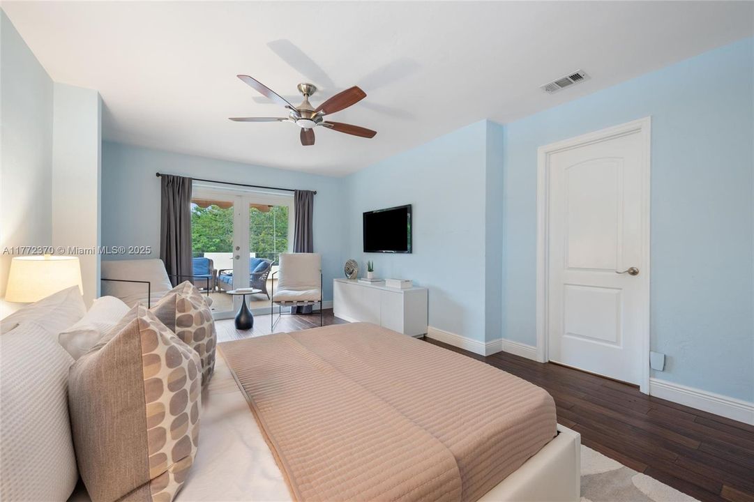 Recently Sold: $2,010,000 (5 beds, 4 baths, 0 Square Feet)