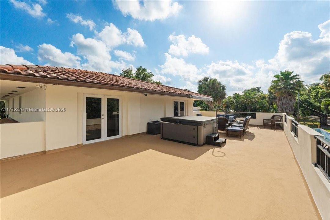 Recently Sold: $2,010,000 (5 beds, 4 baths, 0 Square Feet)