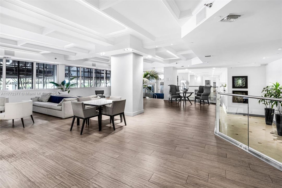 Recently Sold: $345,000 (1 beds, 1 baths, 550 Square Feet)