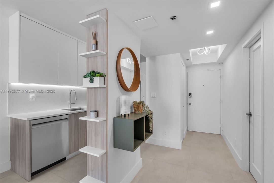 Recently Sold: $345,000 (1 beds, 1 baths, 550 Square Feet)