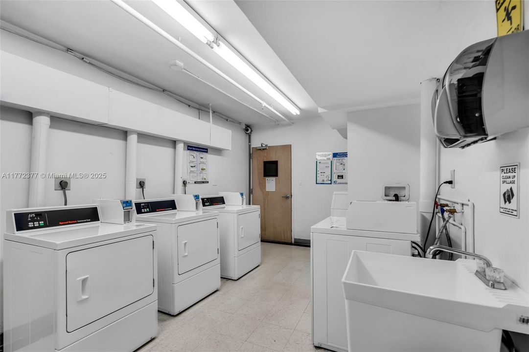 Recently Sold: $345,000 (1 beds, 1 baths, 550 Square Feet)