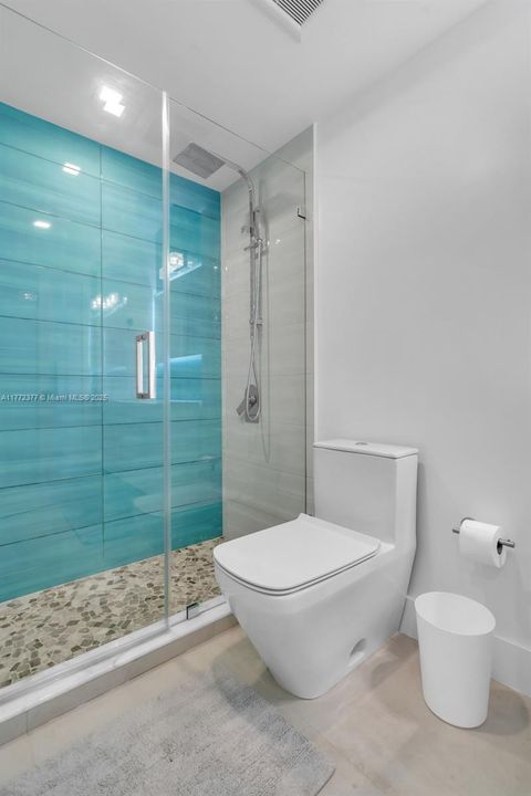 Recently Sold: $345,000 (1 beds, 1 baths, 550 Square Feet)