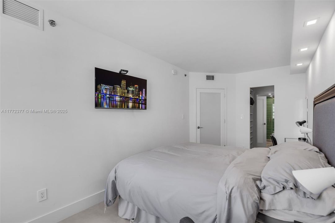 Recently Sold: $345,000 (1 beds, 1 baths, 550 Square Feet)
